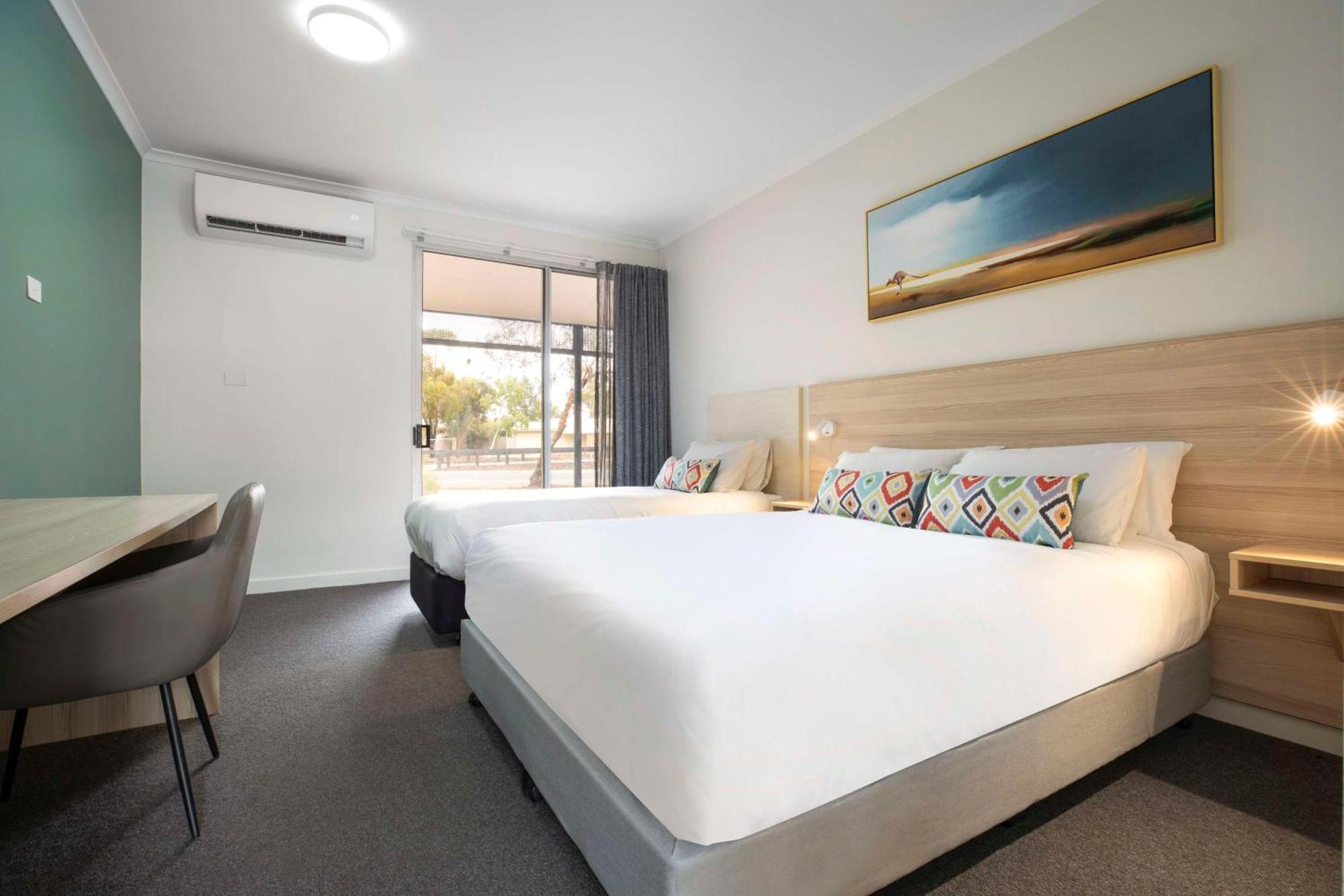 Nightcap At Roxby Downs Motel Exterior photo