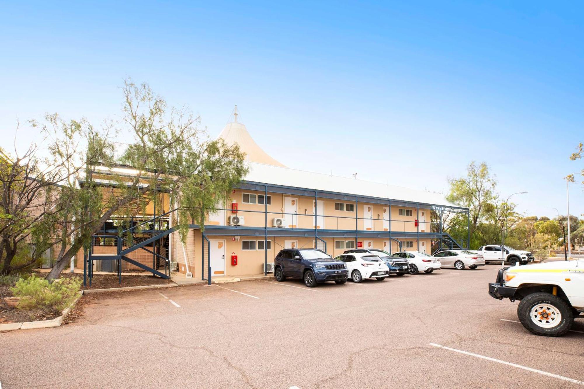 Nightcap At Roxby Downs Motel Exterior photo